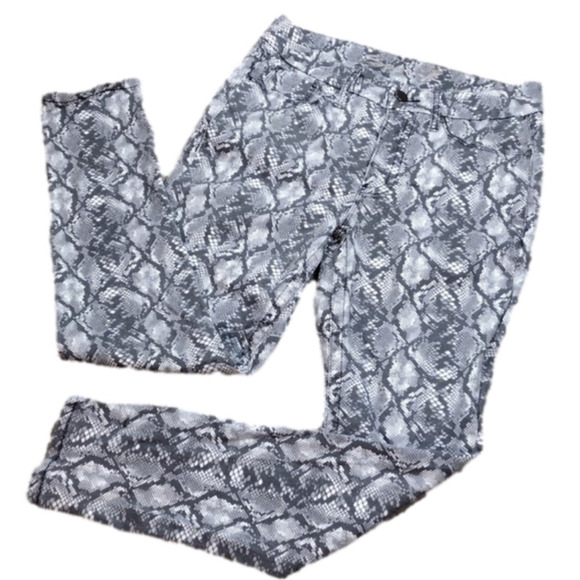 SEVEN7 Tummy Less Gray Snakeskin Print Five Pocket High Rise Skinny Leg Jean - Picture 1 of 15